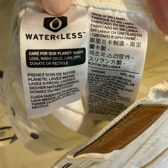 Levi’s Women’s 501 White Cut Off High Rise Shorts Brand New Size 34 Summer - Picture 8 of 10